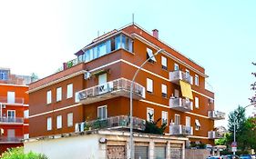 Hostly - Family Home Stresa